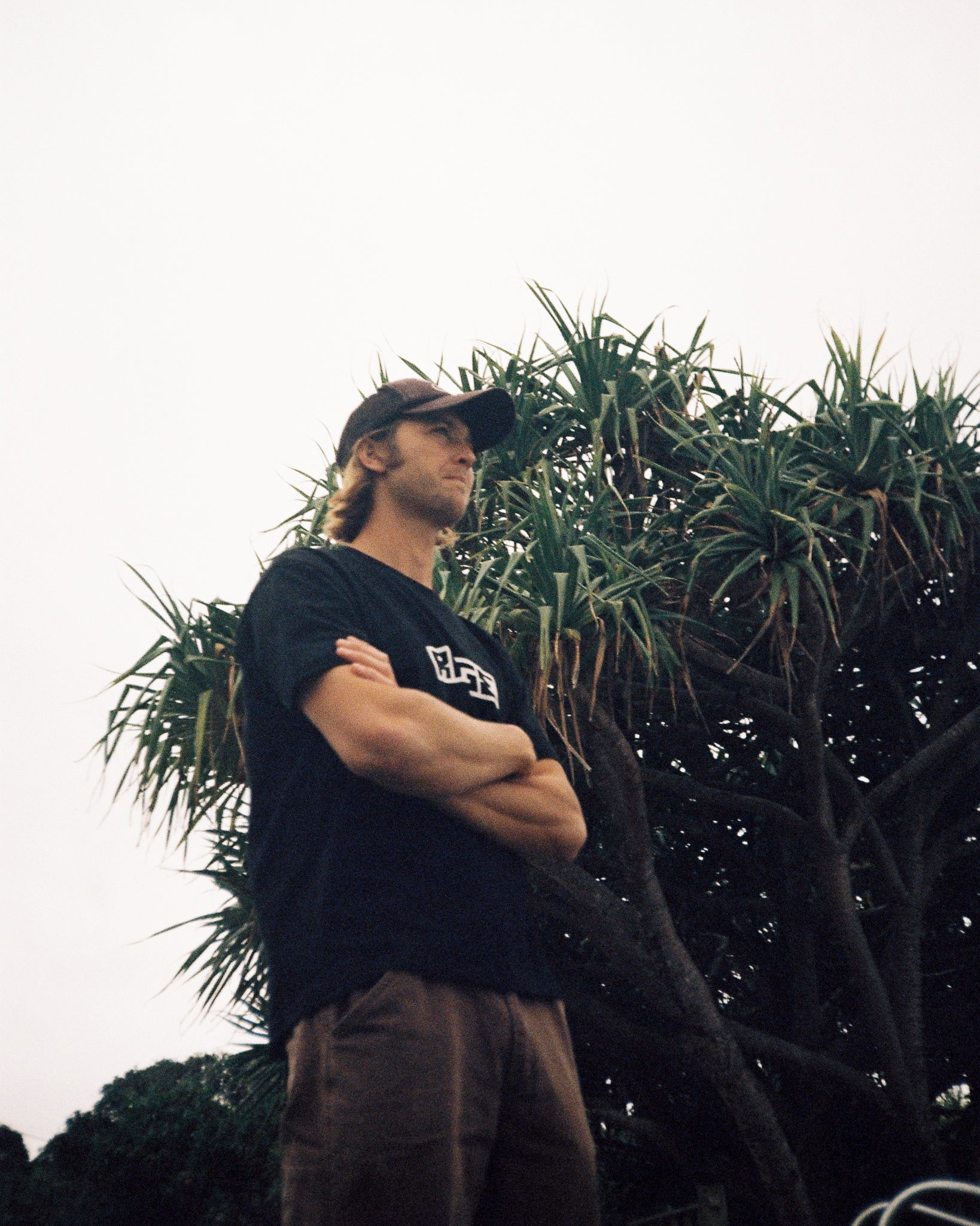 LOGO T-SHIRT - BLACK