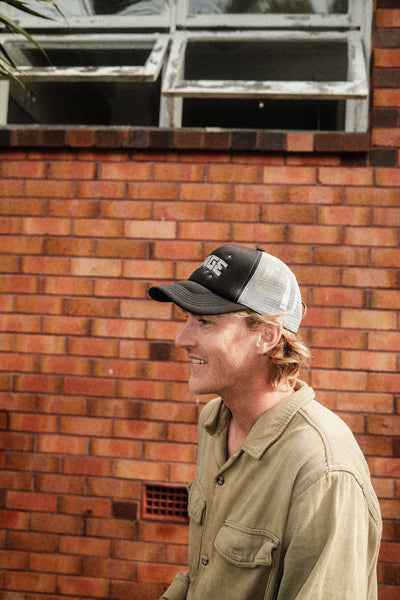 SHINE FOAM TRUCKER - BLACK